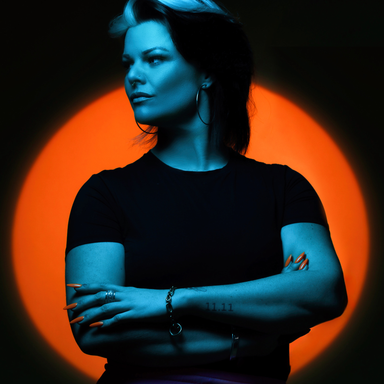 Lizzie Jobling — professional voice over artist on VoiceBros