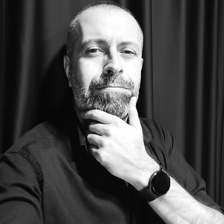 Mahmut Uçakcan — professional voice over artist on VoiceBros