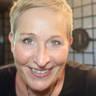 Ute Piasetzki Piasetzki — professional voice over artist on VoiceBros
