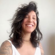Dani Vaz — professional voice over artist on VoiceBros