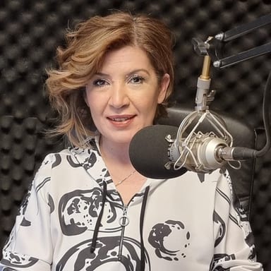 Özlem Karıncalı — professional voice over artist on VoiceBros