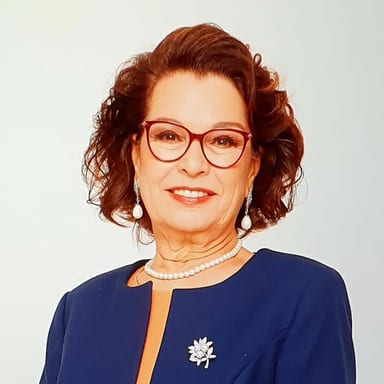 Gülseren Gürtunca — professional voice over artist on VoiceBros