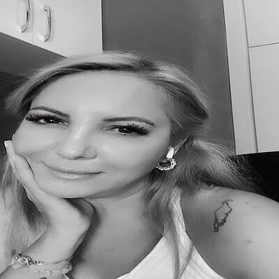 Gonca Ertuğrul — professional voice over artist on VoiceBros
