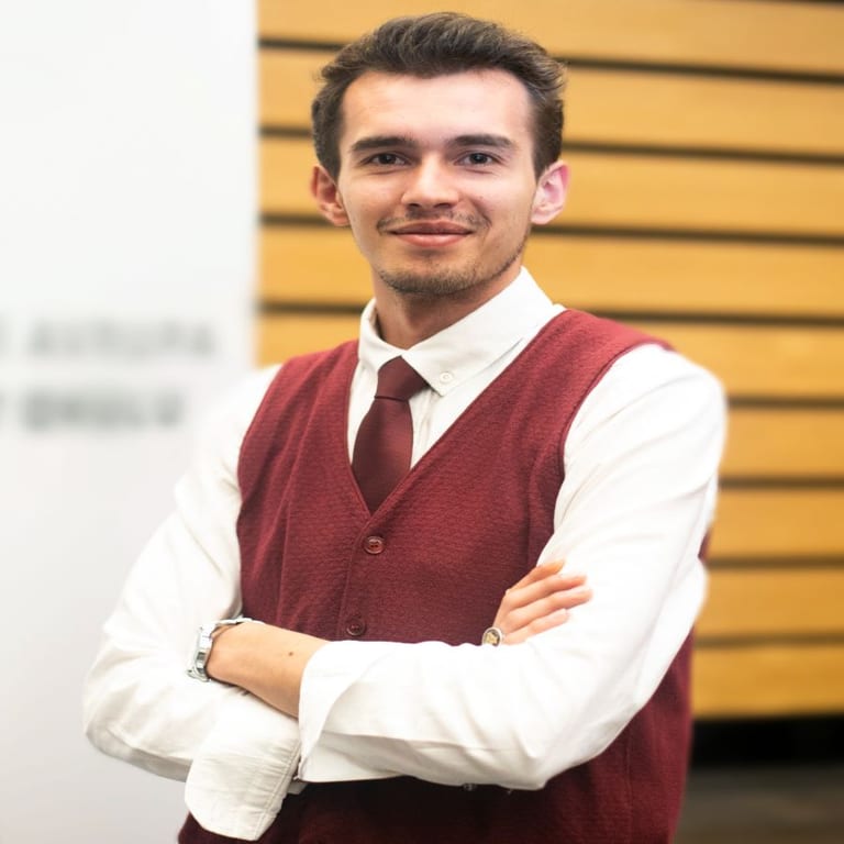 Fatih Arslanpınar — professional voice over artist on VoiceBros