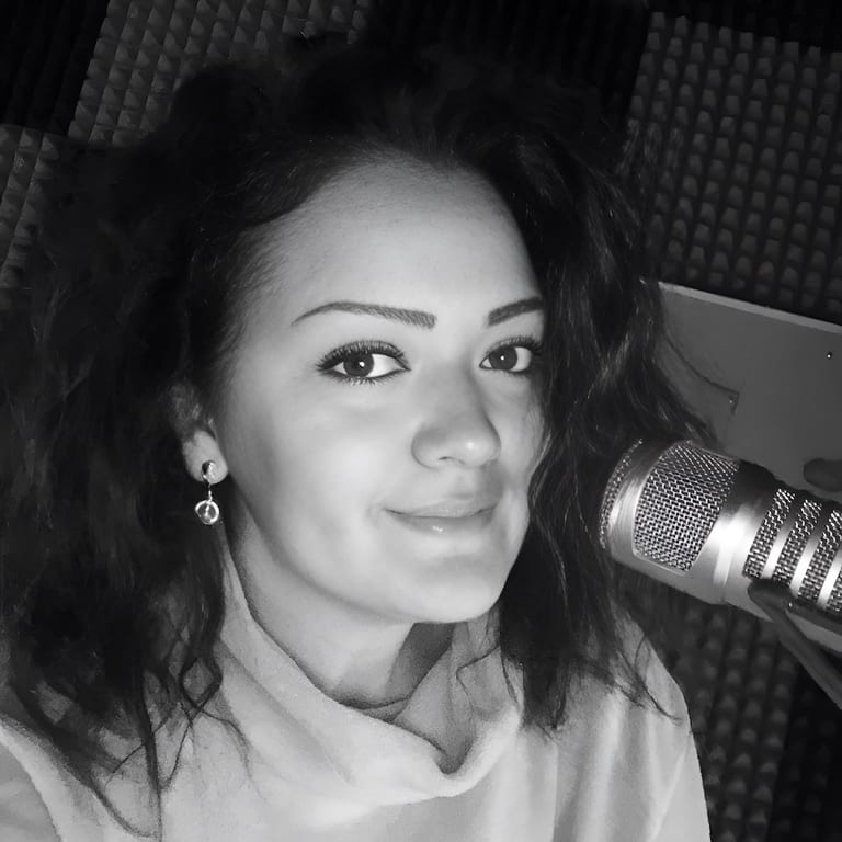 Füsun Tuncer — professional voice over artist on VoiceBros