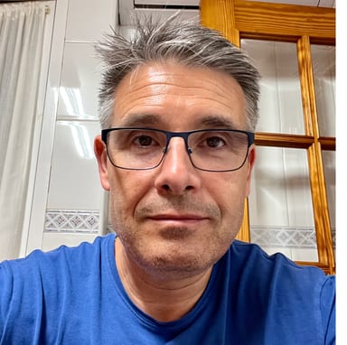 Antonio Manresa — professional voice over artist on VoiceBros