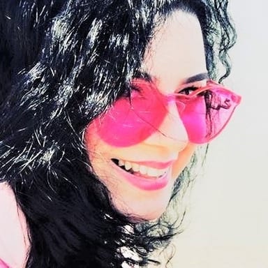 Gül YENİAY — professional voice over artist on VoiceBros