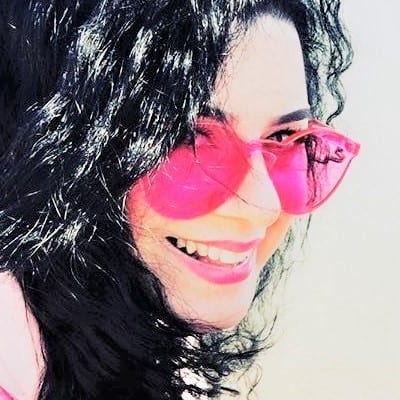 Gül YENİAY — professional voice over artist on VoiceBros