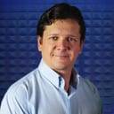 Ewerton Matos Ribeiro — locutor profissional no VoiceBros