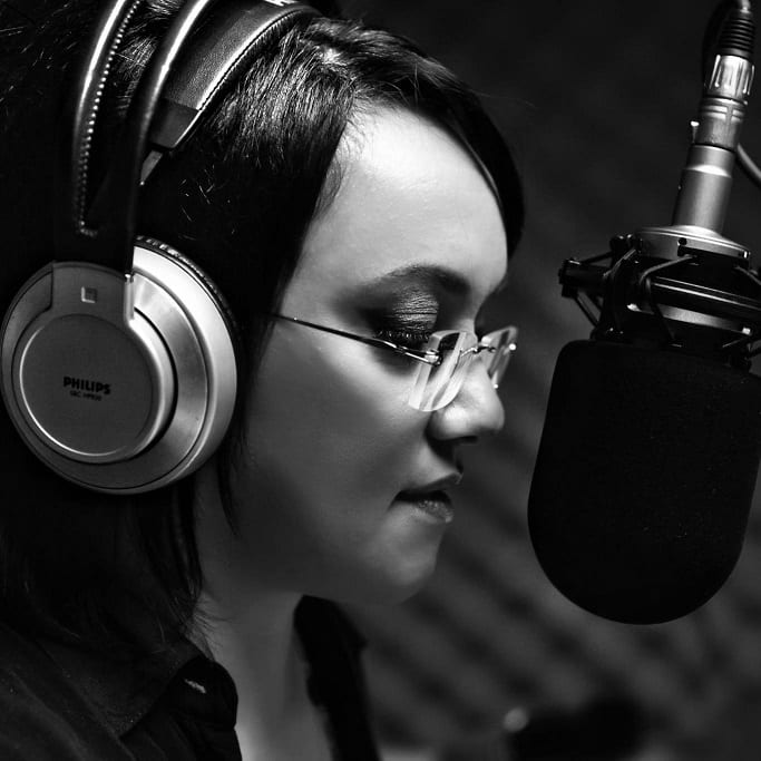 Adile Demirci — professional voice over artist on VoiceBros