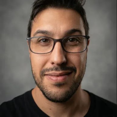 Marcos Fernandes — professional voice over artist on VoiceBros