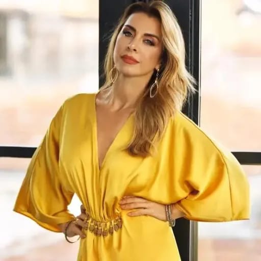Neslihan Yeldan — professional voice over artist on VoiceBros