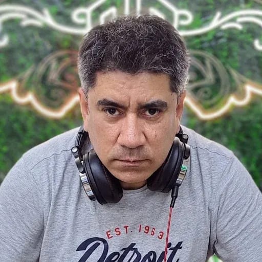 Alex Oliveira Locutor — professional voice over artist on VoiceBros