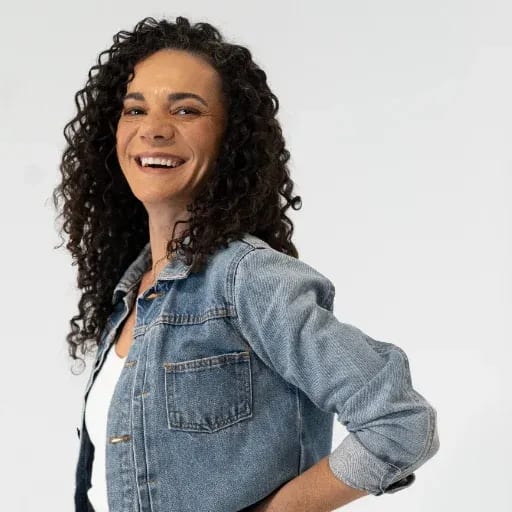 ANDRESSA CARVALHO — professional voice over artist on VoiceBros