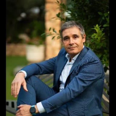 Antonio Manresa — professional voice over artist on VoiceBros