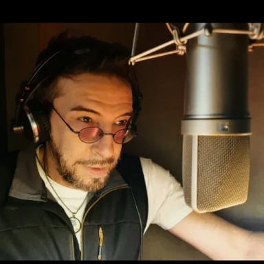 Richard Del Olmo — professional voice over artist on VoiceBros