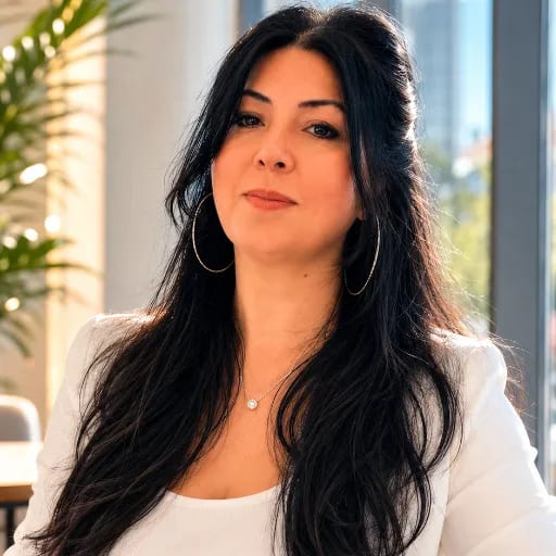 Gülay Aybaş — professional voice over artist on VoiceBros