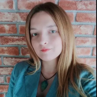 Arzu Demir — professional voice over artist on VoiceBros