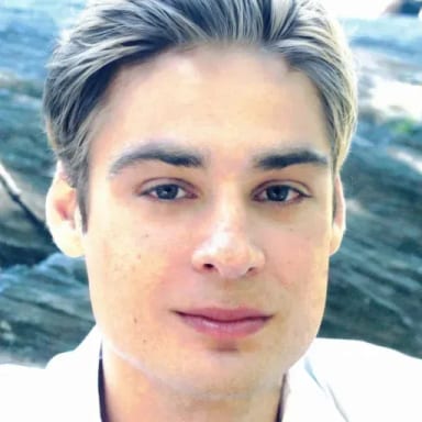 Drew Rosenberg — professional voice over artist on VoiceBros