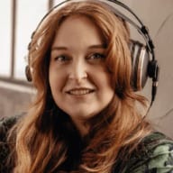Adinda Bruining — professional voice over artist on VoiceBros