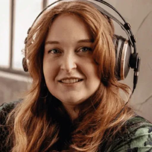 Adinda Bruining — professional voice over artist on VoiceBros