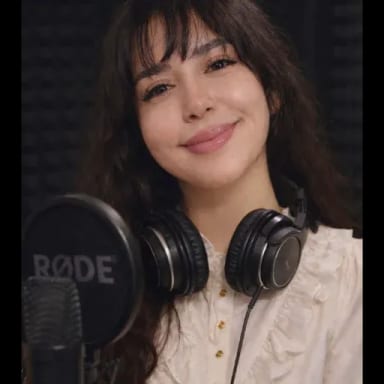 Cansu Özgür — professional voice over artist on VoiceBros