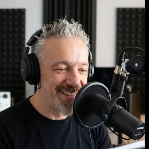 Emrah YAROĞLU — professional voice over artist on VoiceBros