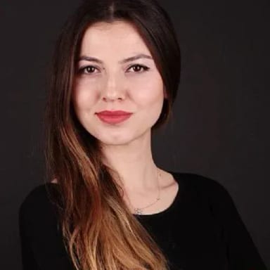 Selda Akkanat — professional voice over artist on VoiceBros