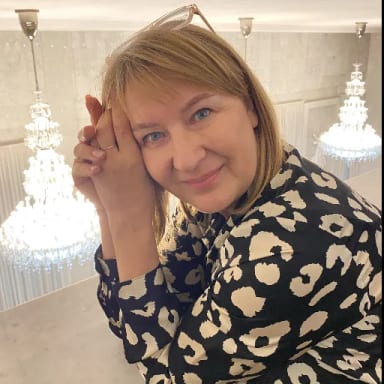 Svetlana Danilova — professional voice over artist on VoiceBros