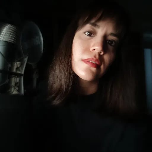 Zeynep Güven — professional voice over artist on VoiceBros