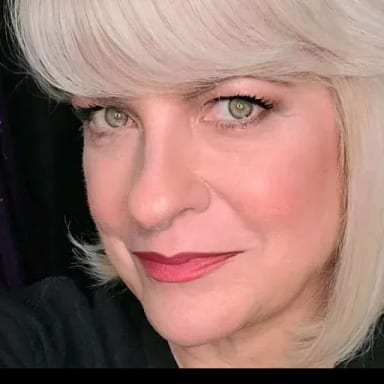 Kathleen Powell — professional voice over artist on VoiceBros