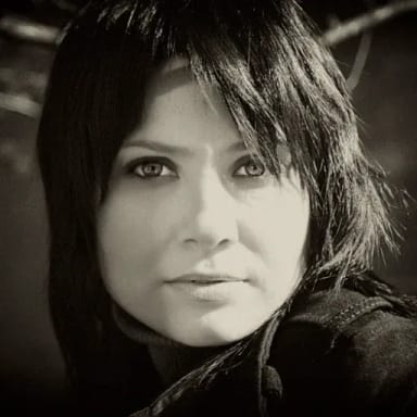 Emel Karahisarlı — professional voice over artist on VoiceBros